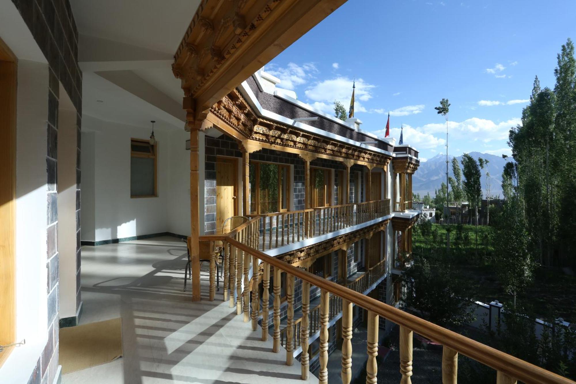 Hotel Lhalingkha Leh Zewnętrze zdjęcie