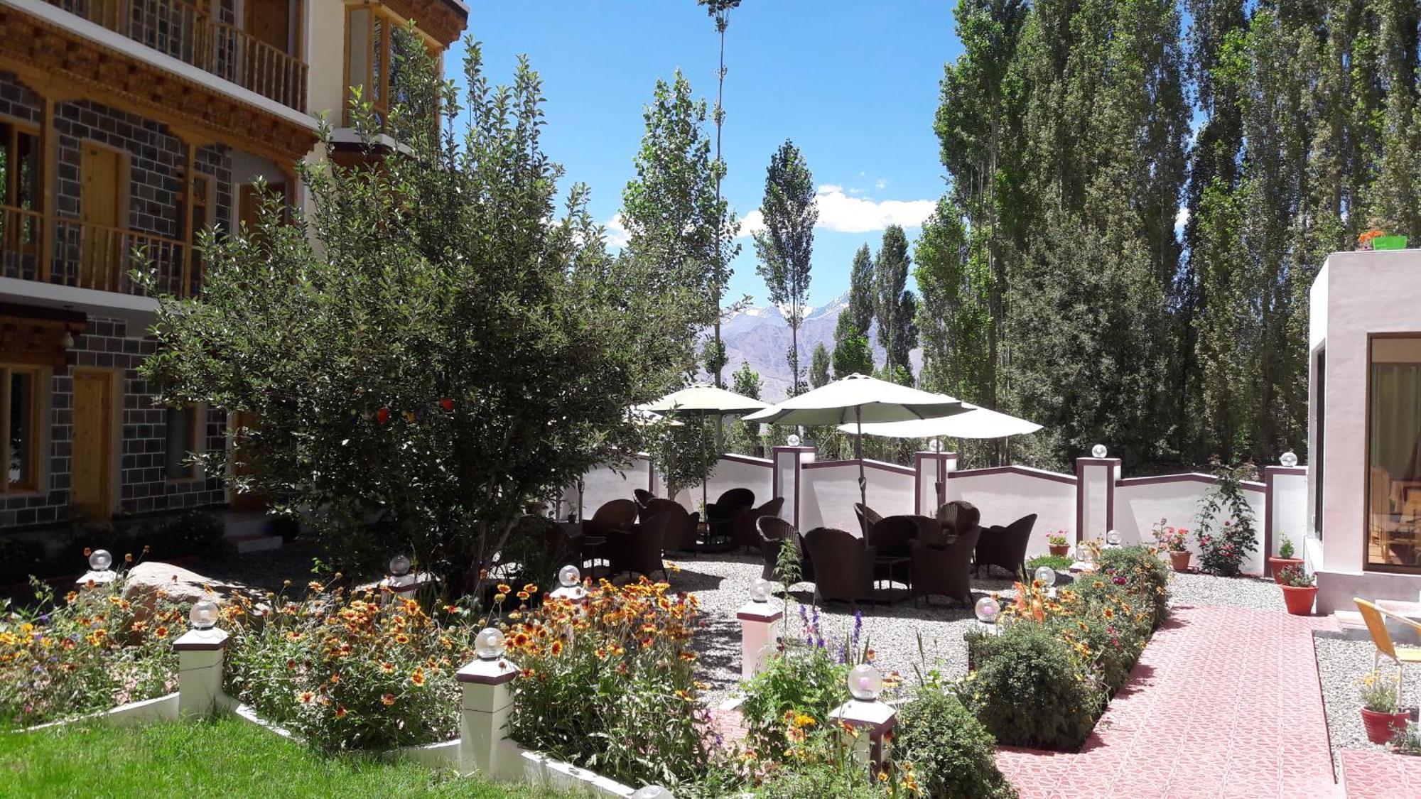 Hotel Lhalingkha Leh Zewnętrze zdjęcie